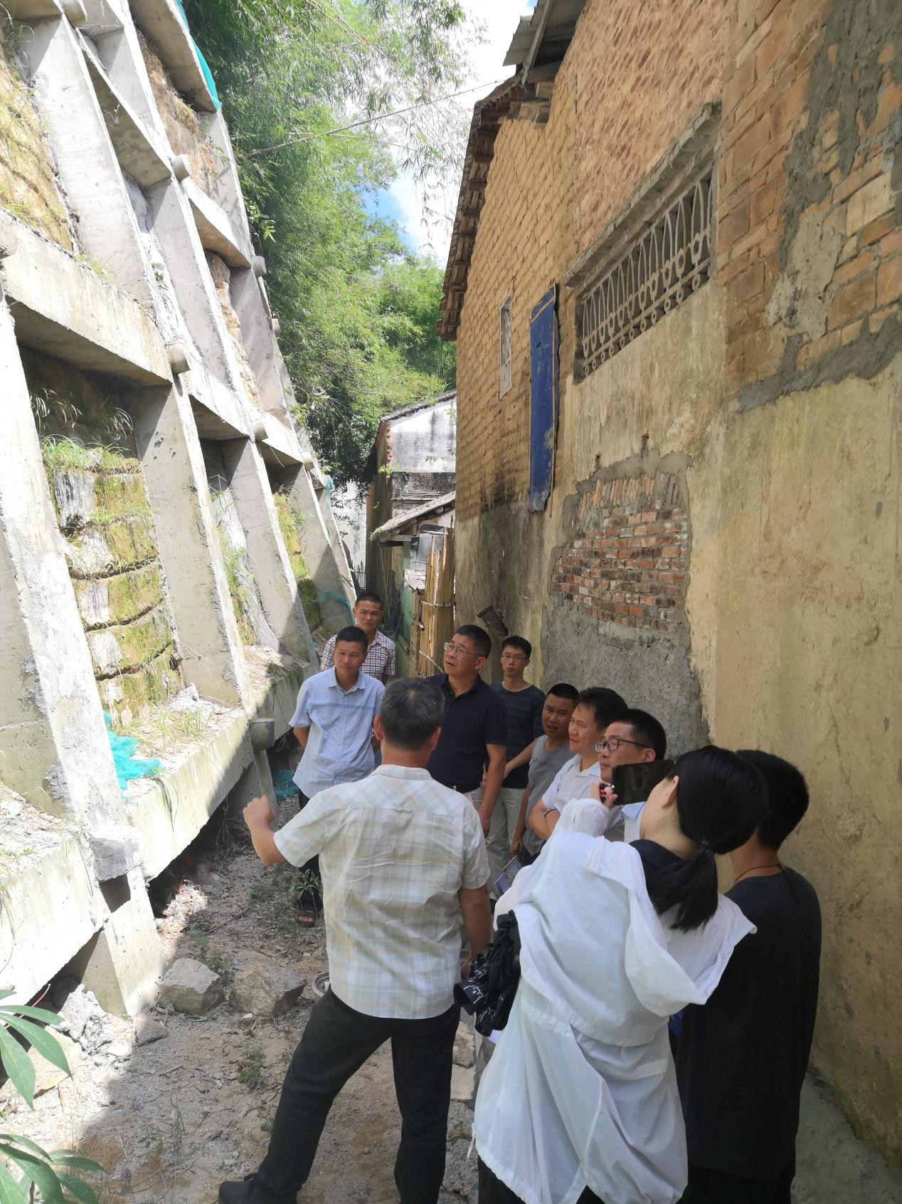 廣東煤炭地質(zhì)局率隊(duì)參加廣東省地質(zhì)災(zāi)害工程治理技術(shù)指02.jpg