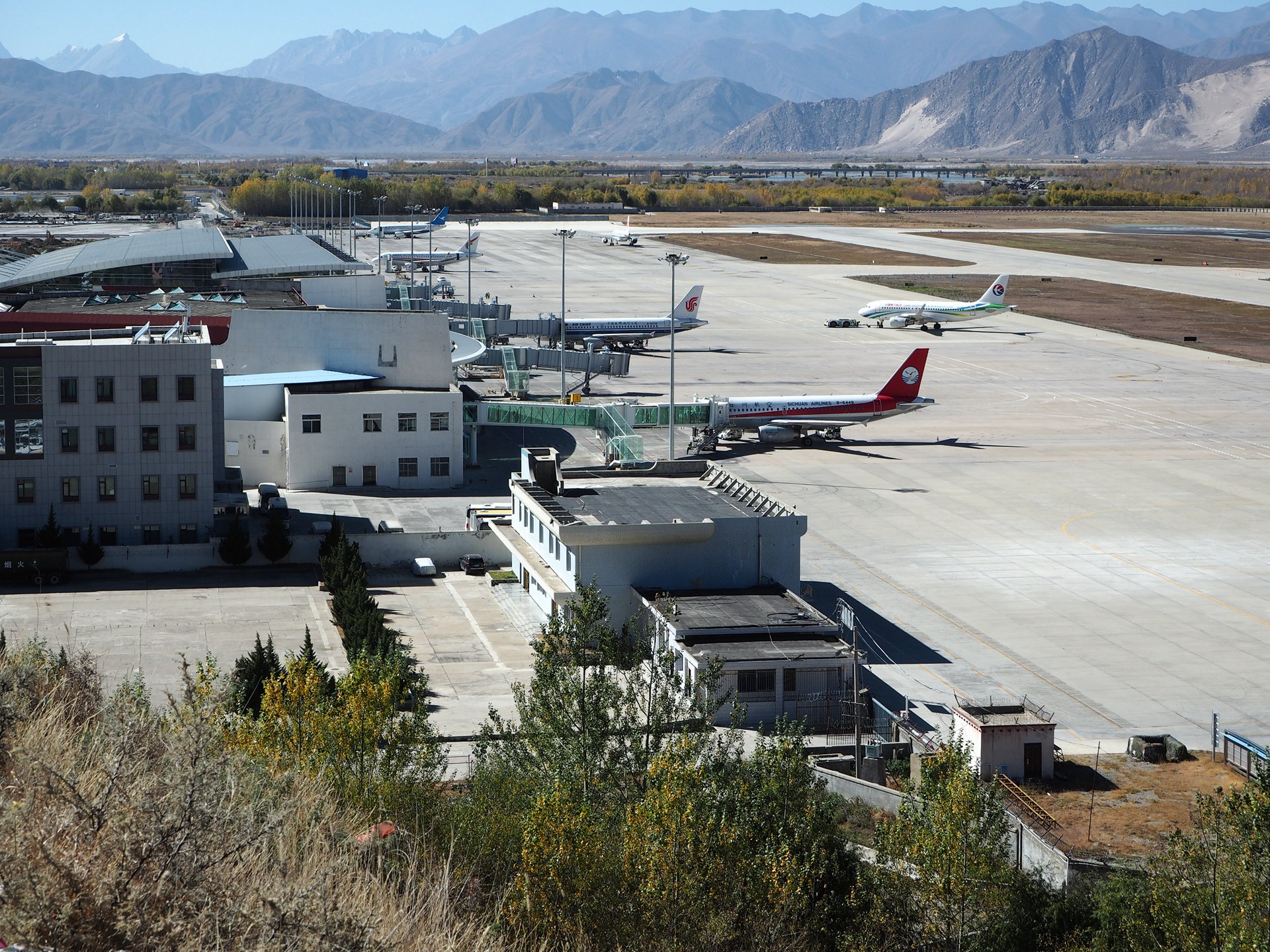 拉薩貢嘎機(jī)場.JPG