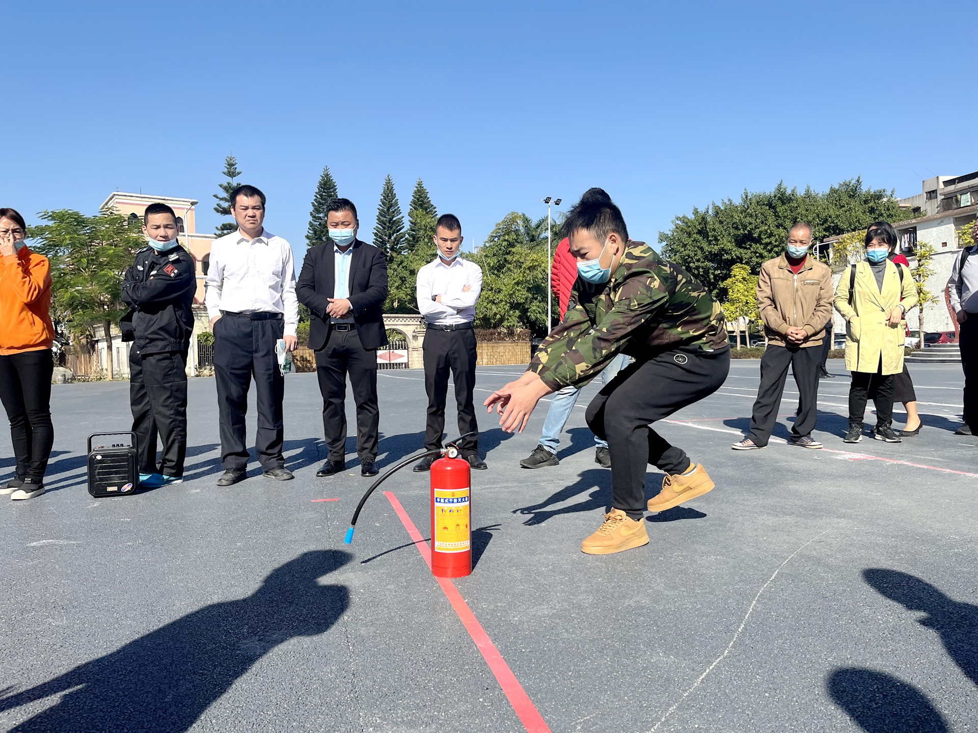 佛山分公司參加羅湖社區(qū)企業(yè)職工消防運(yùn)動(dòng)會(huì)2.jpg