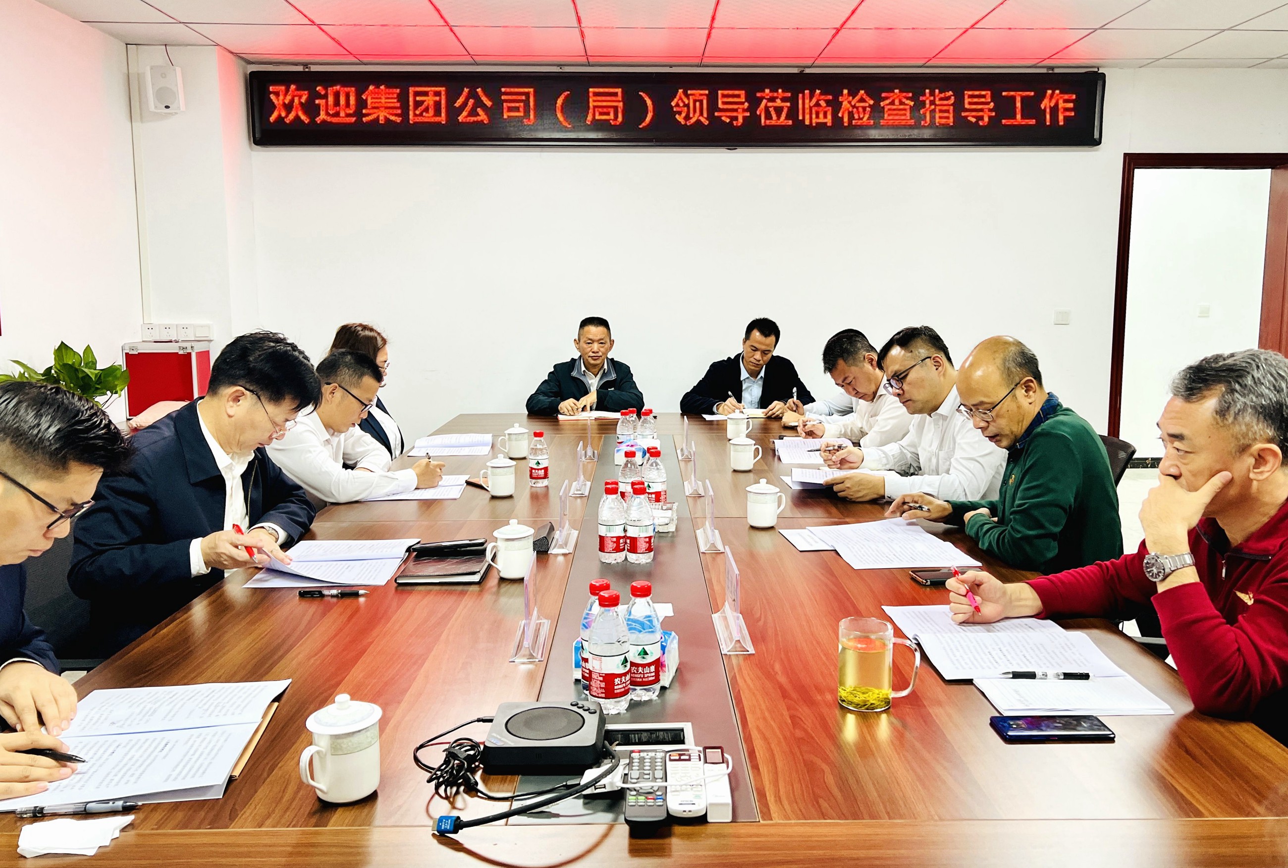 廖瑞奇到特種工程分公司調(diào)研指導(dǎo)工作.jpg