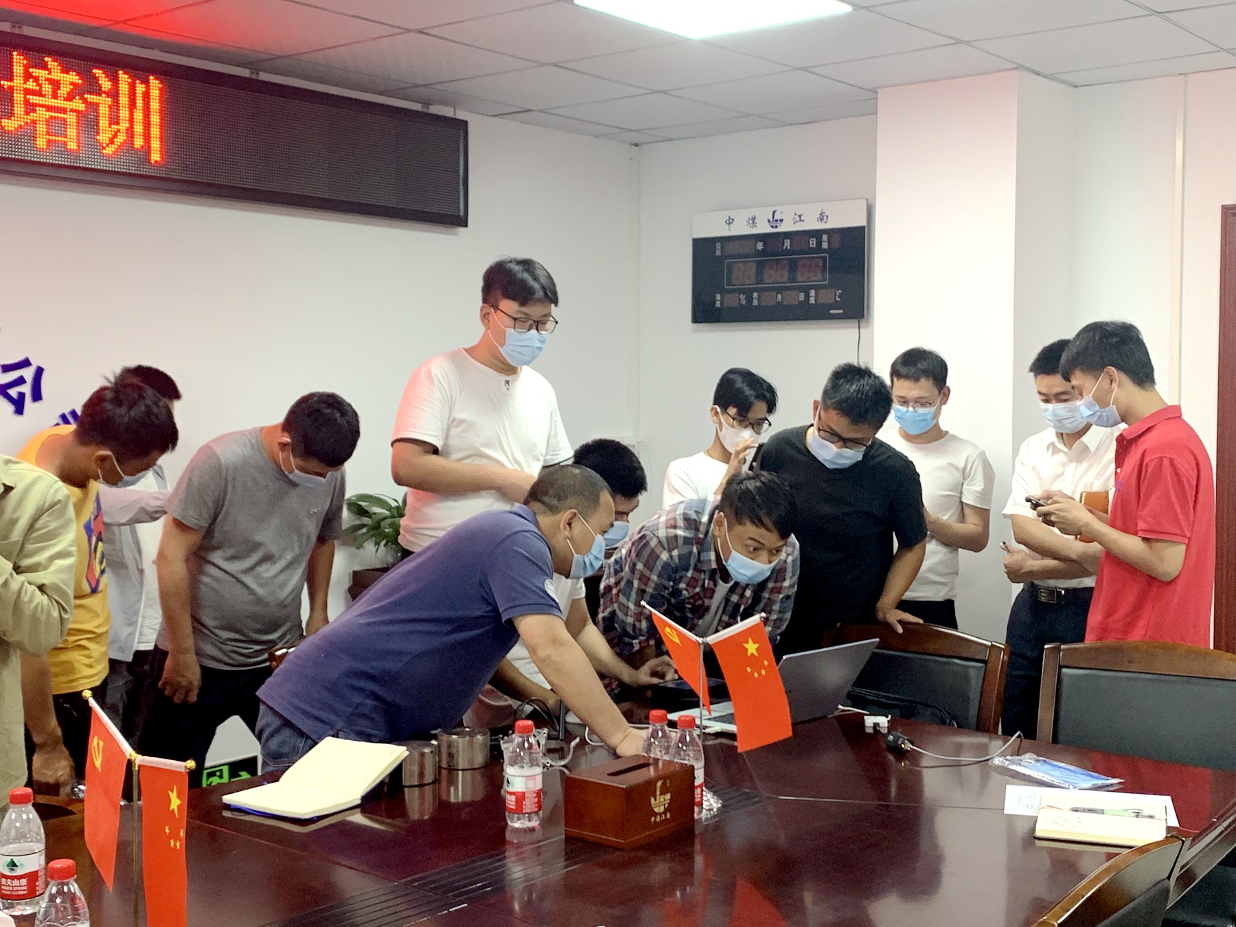 勘測公司開展高支模監(jiān)測技術培訓1.jpg 勘測公司開展高支模監(jiān)測技術培訓1.jpg