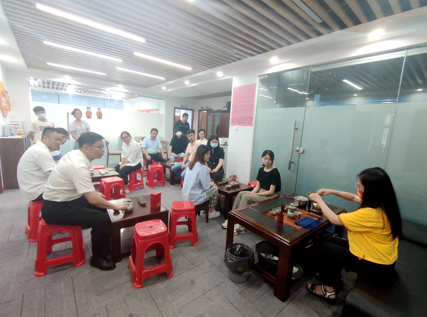 珠海分公司開展慶祝建局60周年主題茶藝活動4.jpg 珠海分公司開展慶祝建局60周年主題茶藝活動4.jpg