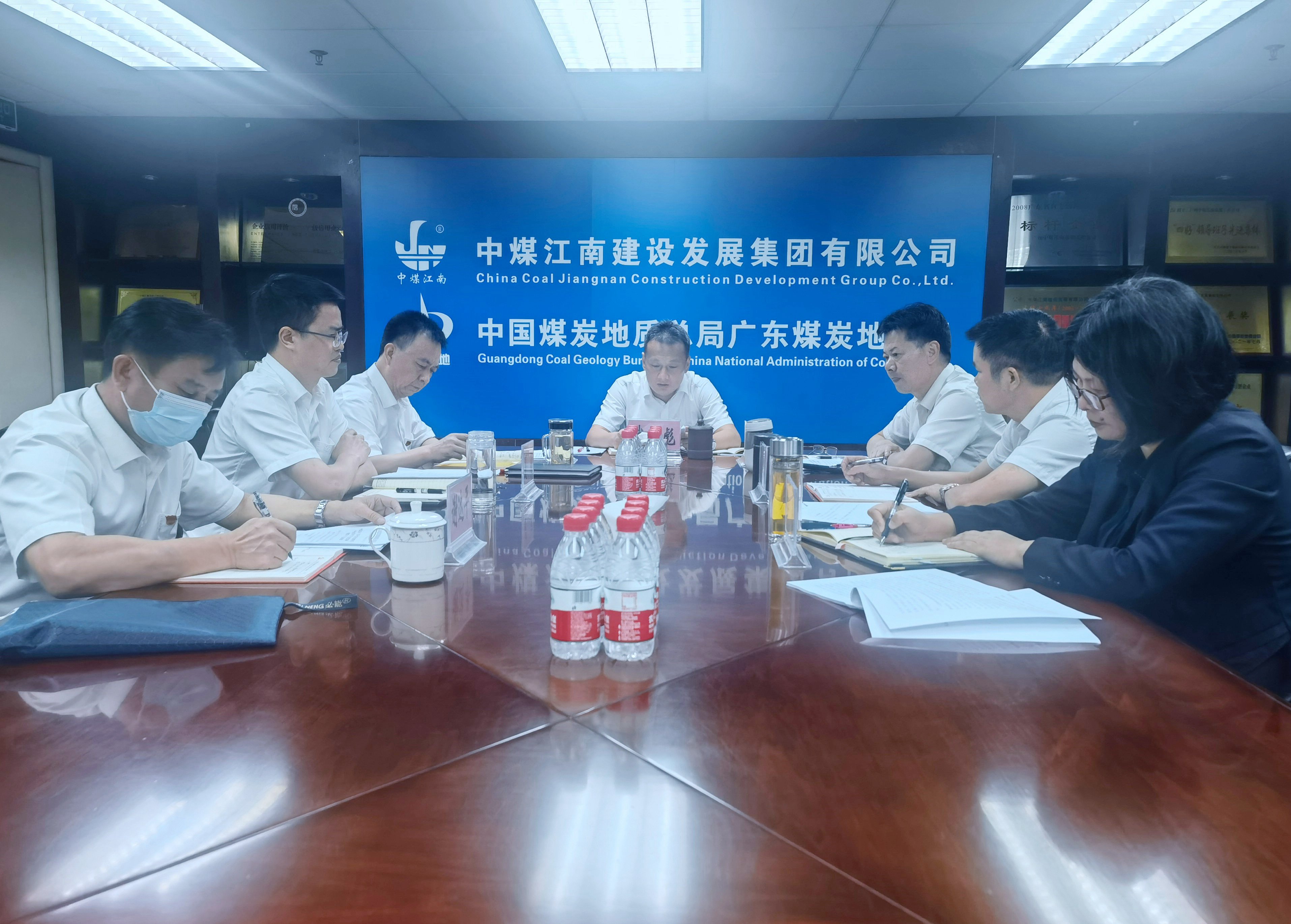 2022年第3次理論學(xué)習(xí)中心組學(xué)習(xí)會2.jpg