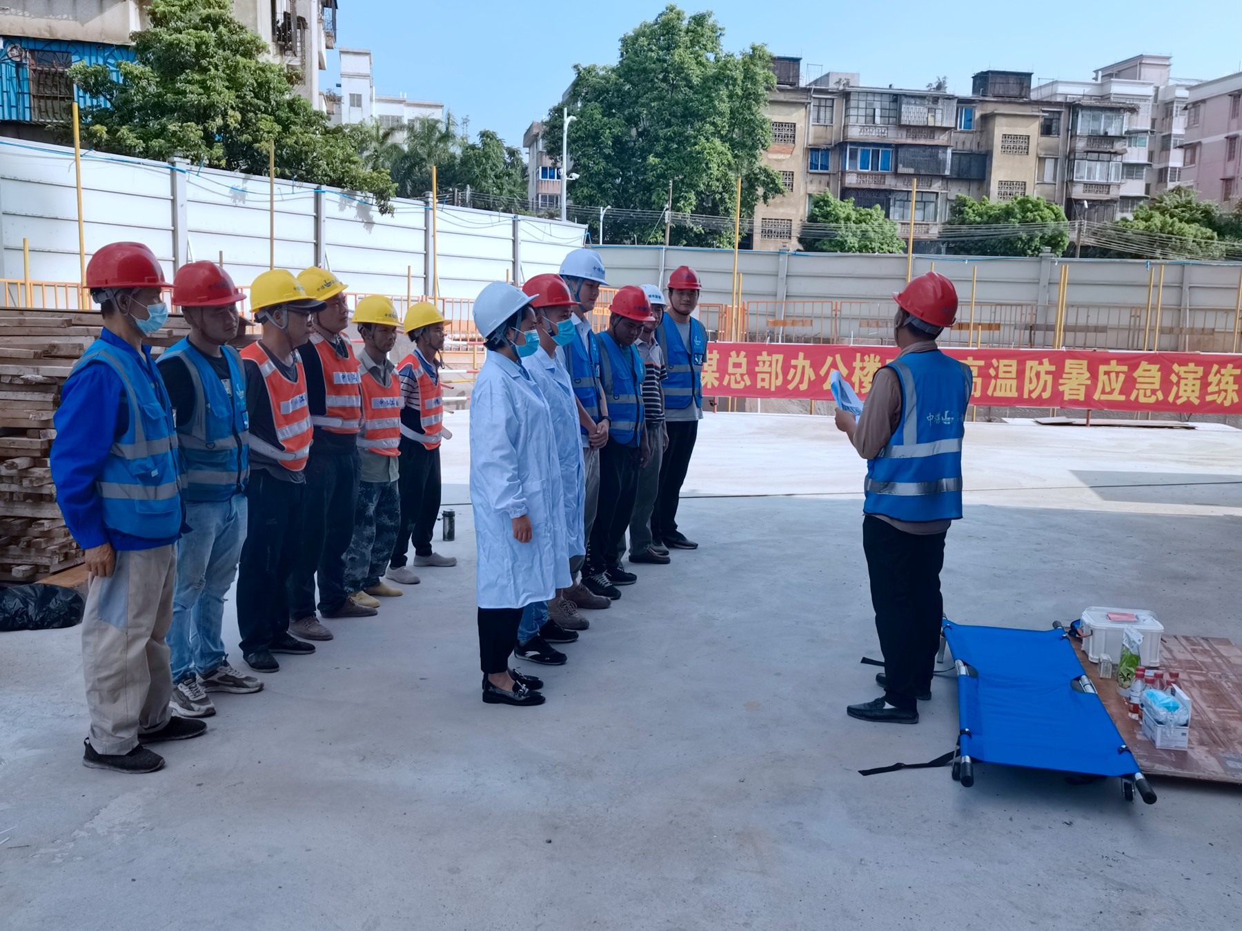 市政公司組織高溫防暑應(yīng)急演練 筑牢夏季項目生產(chǎn)“安全墻”3.jpg