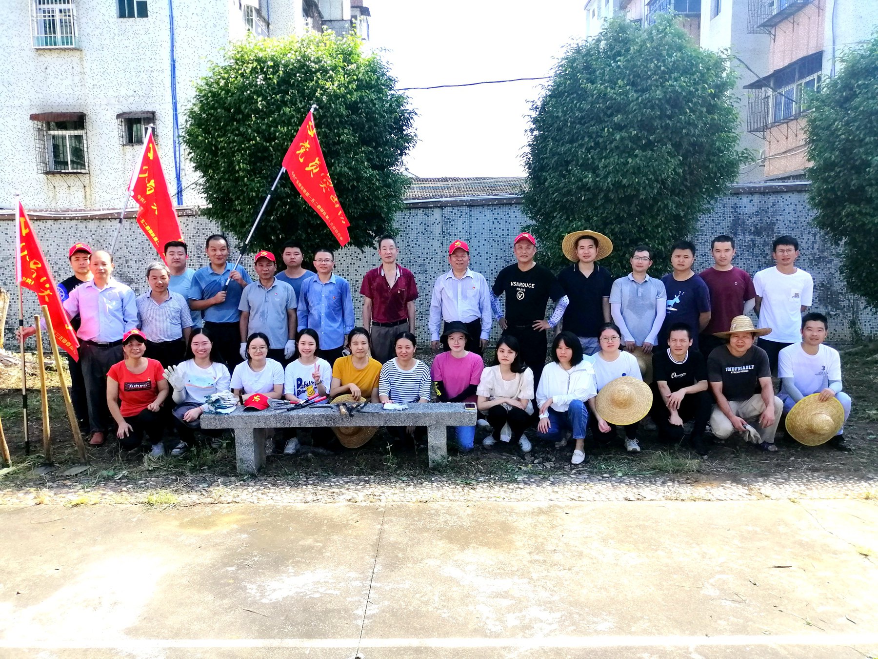 梅州分公司（一五二隊(duì)）組織開展“喜迎二十大，勞動(dòng)展風(fēng)采，共慶國慶節(jié)”主題黨日活動(dòng)2.jpg