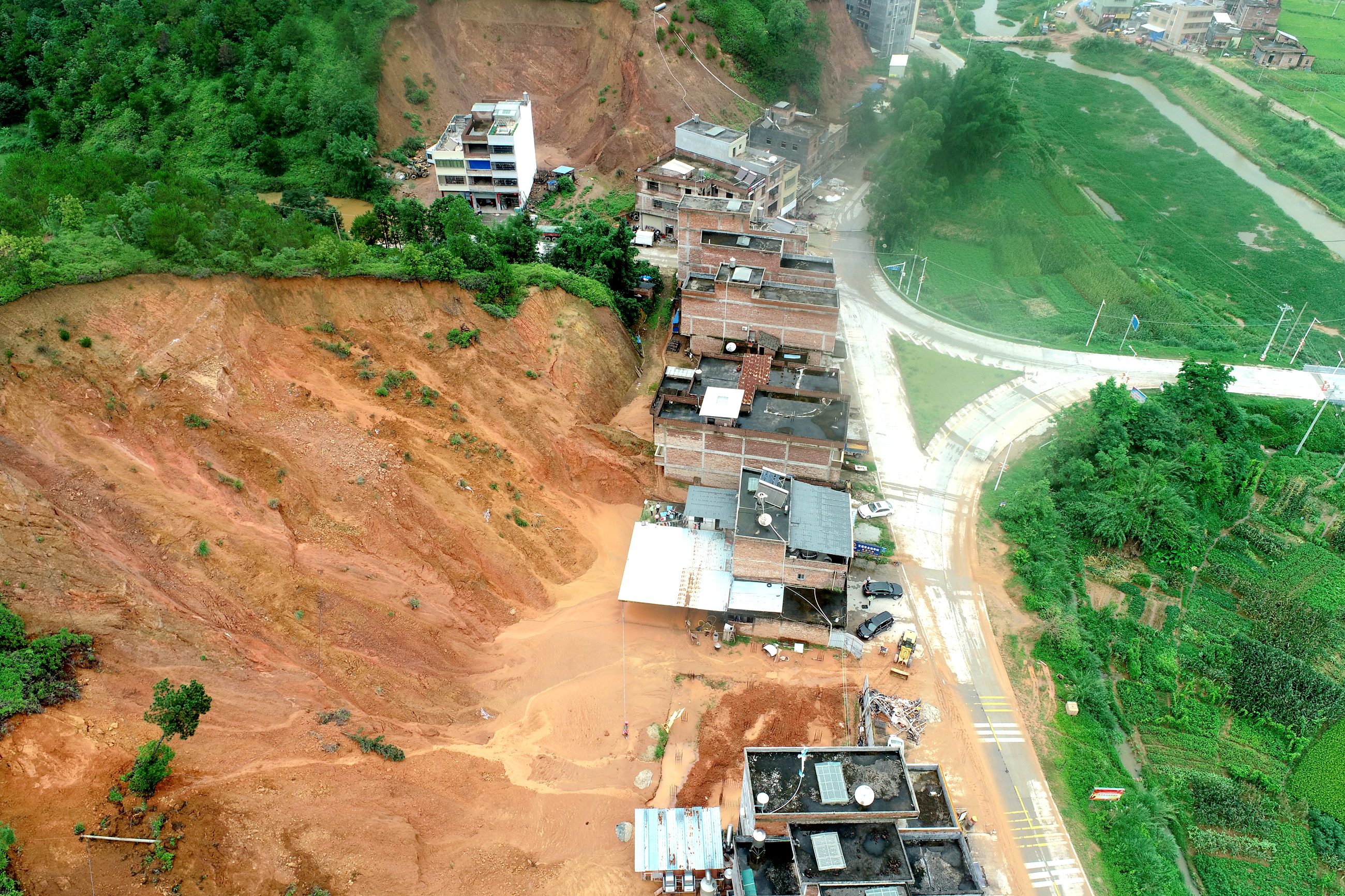 34-梅州市自然資源局梅縣分局與廣東煤炭地質(zhì)一五二勘探隊(duì)構(gòu)建地質(zhì)災(zāi)害防治技術(shù)支撐體系2.jpg