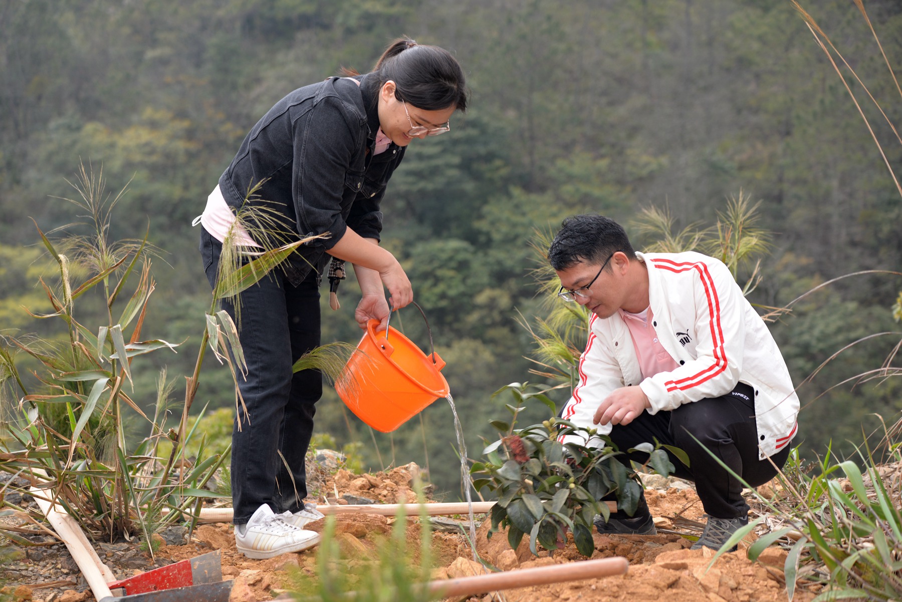 地環(huán)公司黨工團(tuán)聯(lián)合開(kāi)展主題活動(dòng) 4.jpg 地環(huán)公司黨工團(tuán)聯(lián)合開(kāi)展主題活動(dòng) 4.jpg