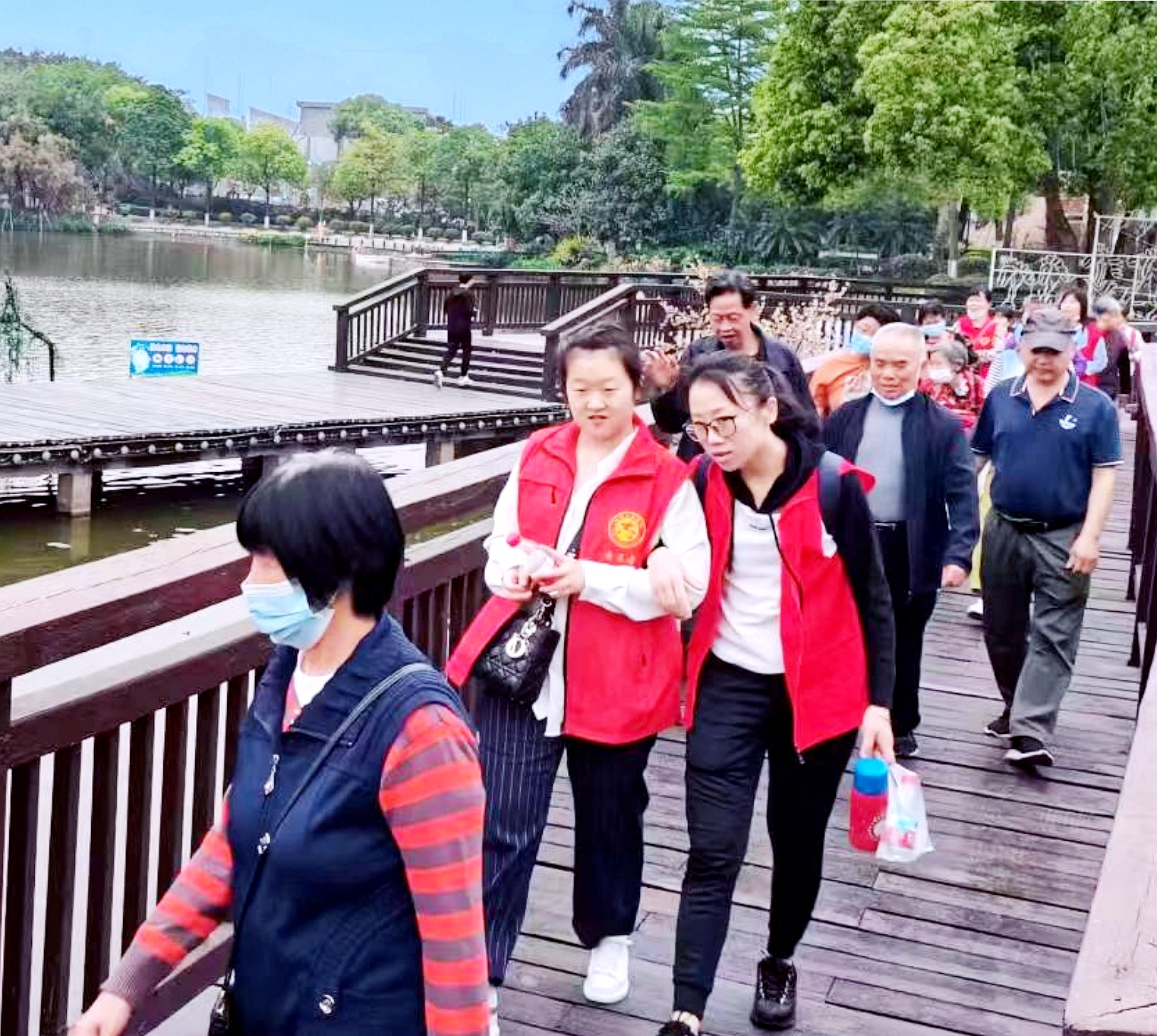 中煤江南志愿者服務(wù)隊開展世界水日2_副本_副本.jpg