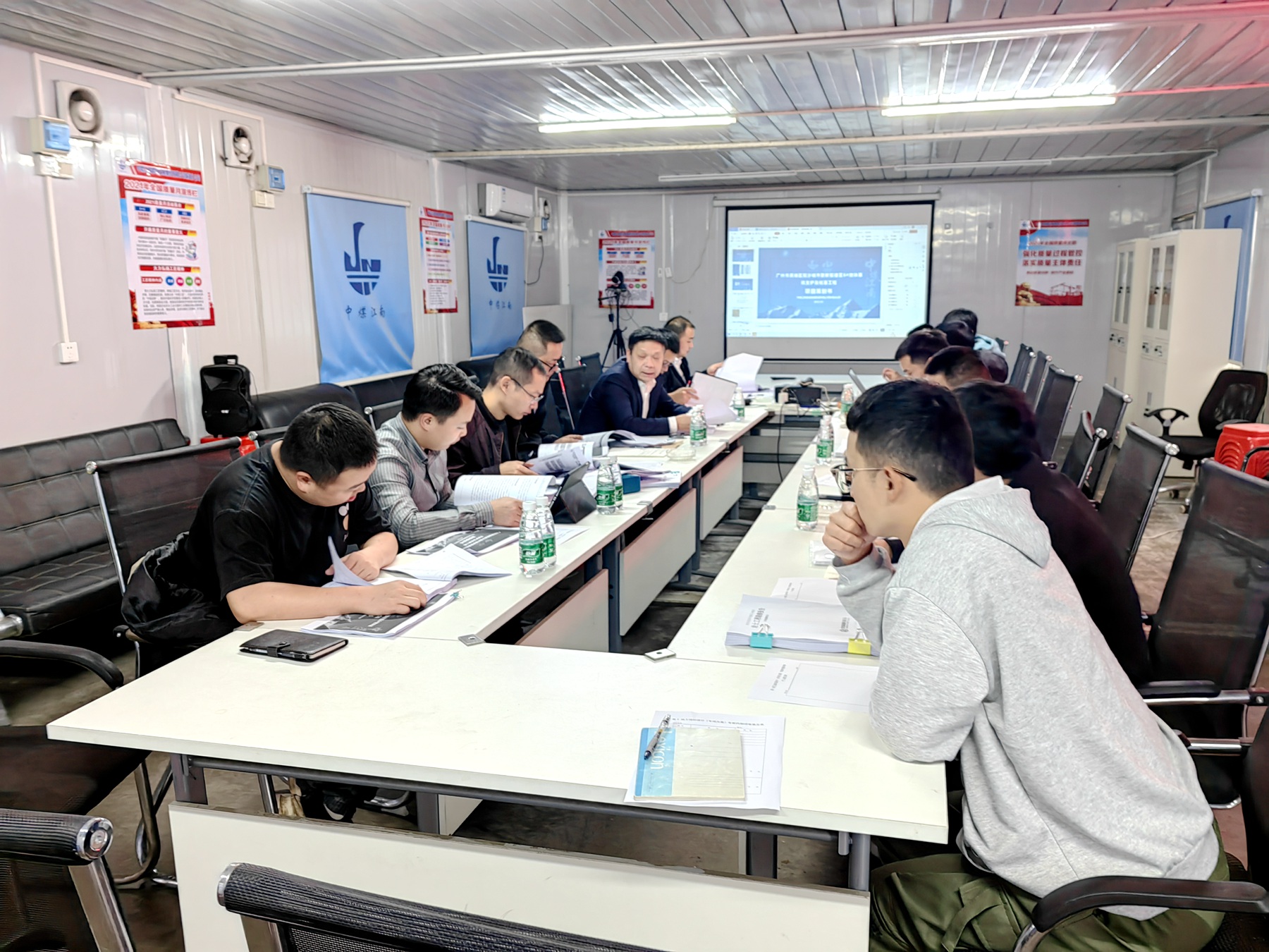 珠海分公司“帶徒式”方案及策劃評(píng)審助力共同提升.jpg