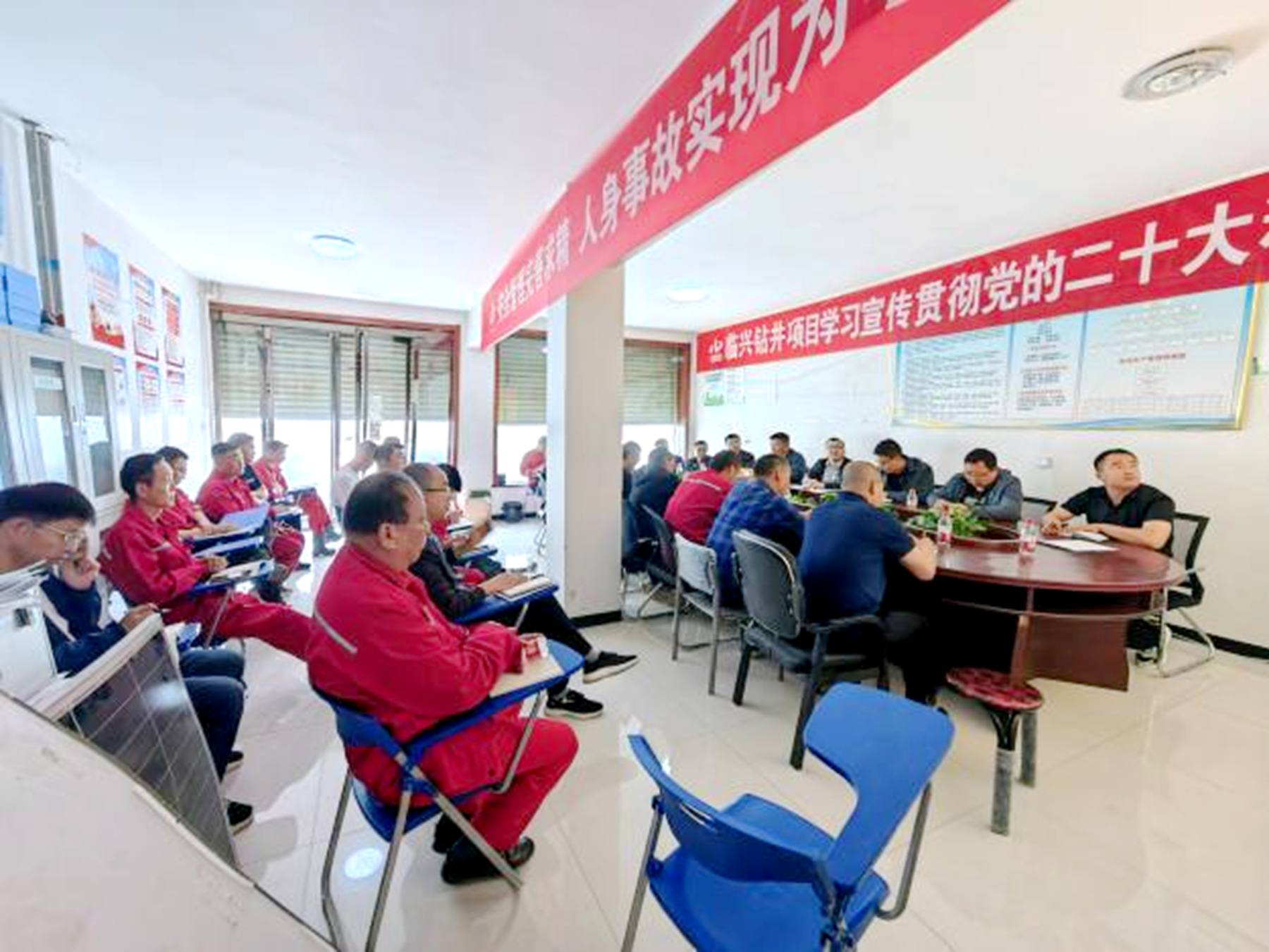 勘查院（生態(tài)公司）黨支部組織開展黨的二十大精神進項目_副本.jpg
