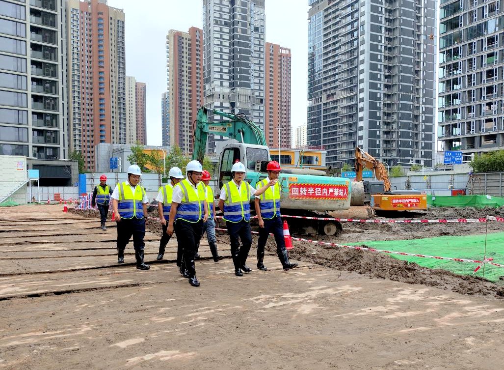 劉金森一行到湖北分公司檢查指導(dǎo)工作2_副本.jpg