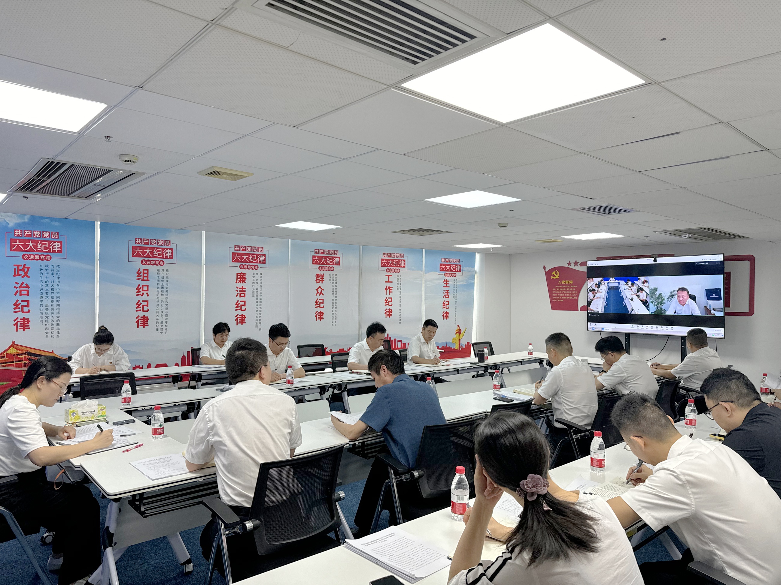 中煤江南（廣東局）黨委召開黨紀(jì)學(xué)習(xí)教育 工作推進(jìn)專題黨委會(huì).jpg