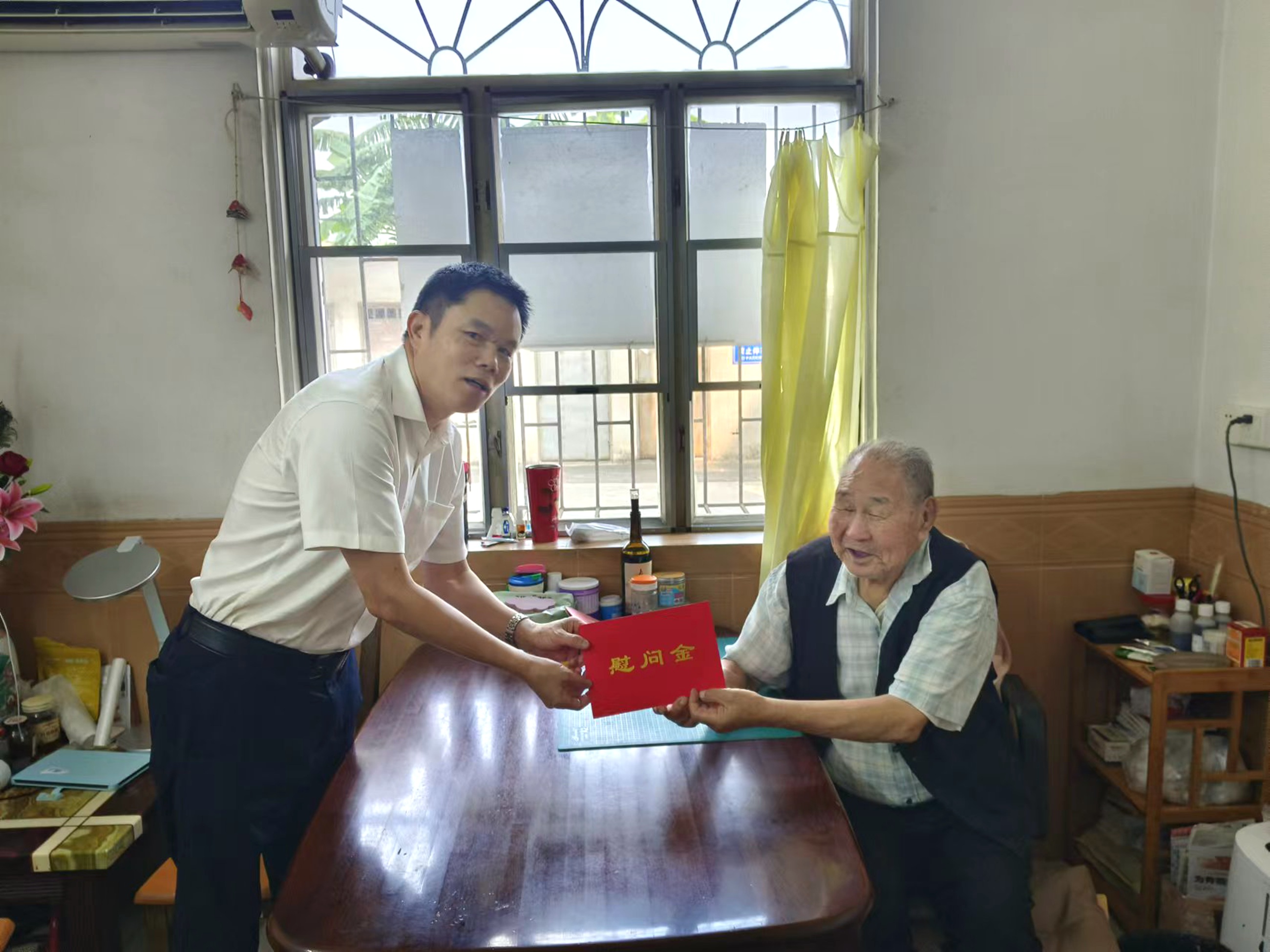 03.劉局慰問(wèn)3.jpg