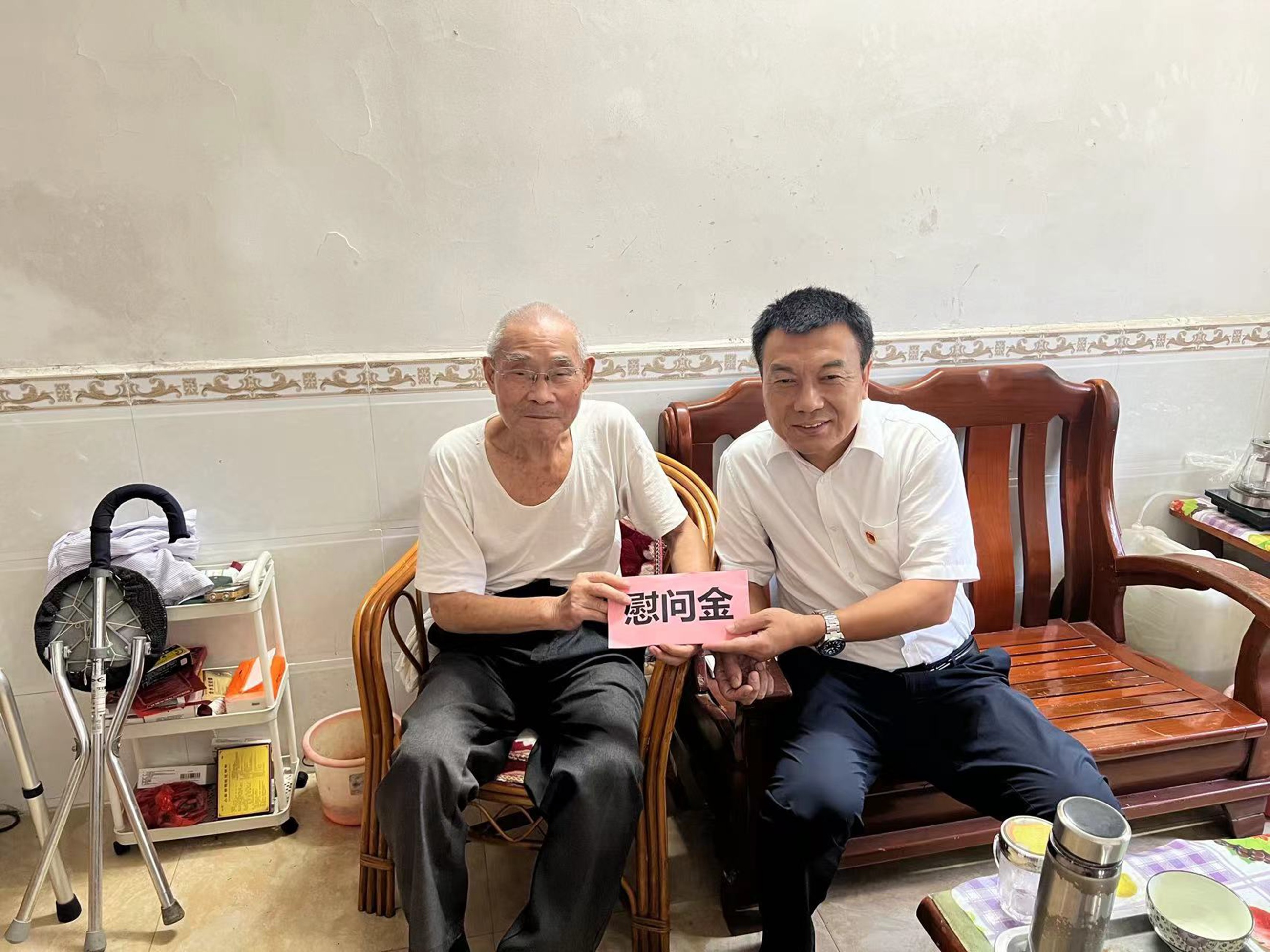 11.202慰問(wèn).jpg