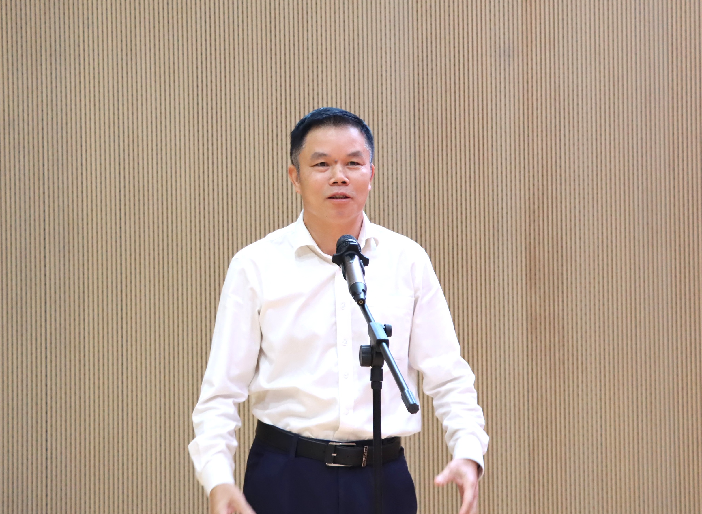 劉局特寫(xiě)1.jpg