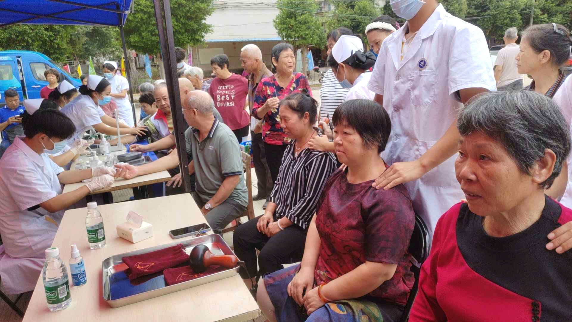 金暉行動(dòng) 志愿先行——二〇二隊(duì)關(guān)愛(ài)助老志愿服務(wù)活動(dòng)3.jpg
