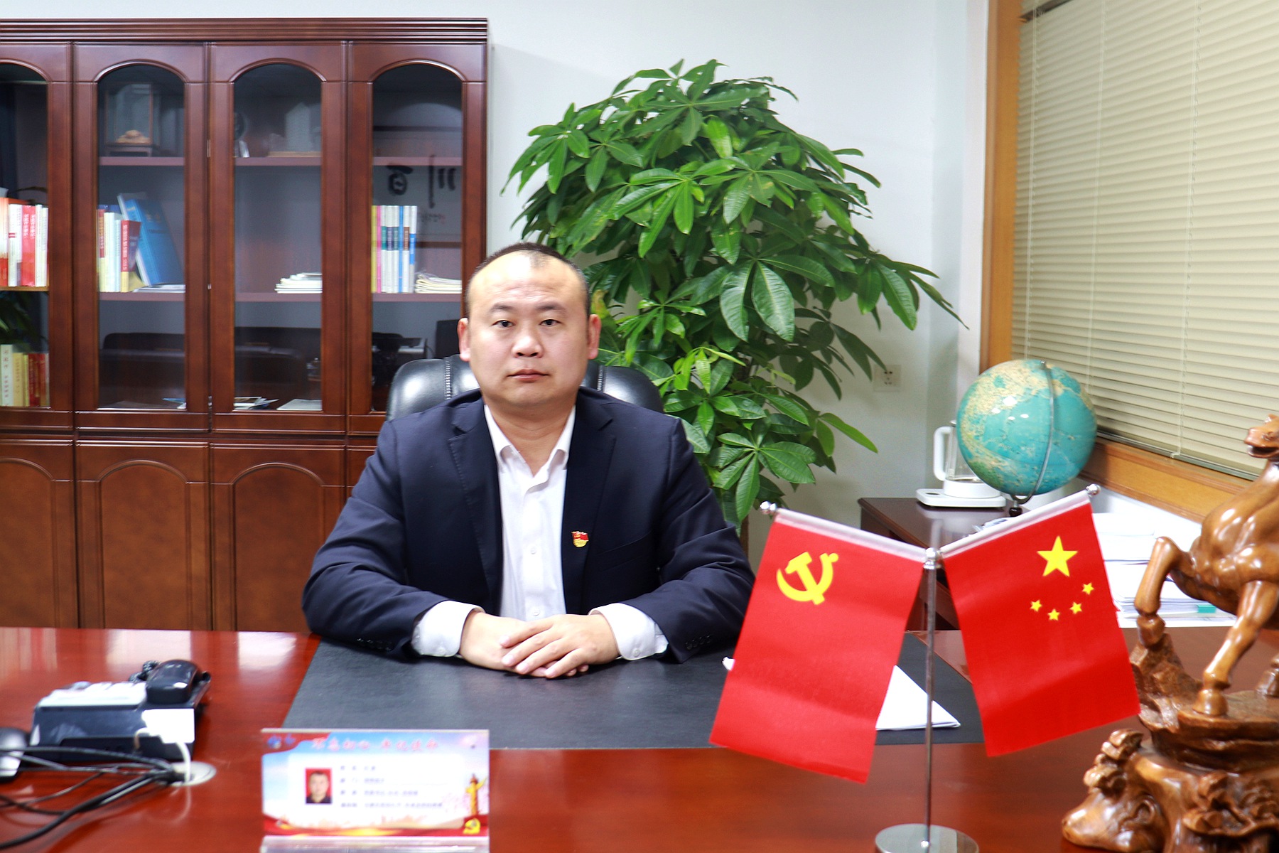 劉鵬工作照（定）.jpg
