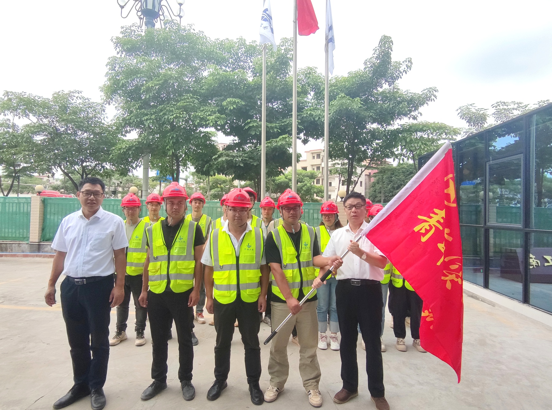 珠海分公司項目黨建賦能生產(chǎn)經(jīng)營圖2.jpg