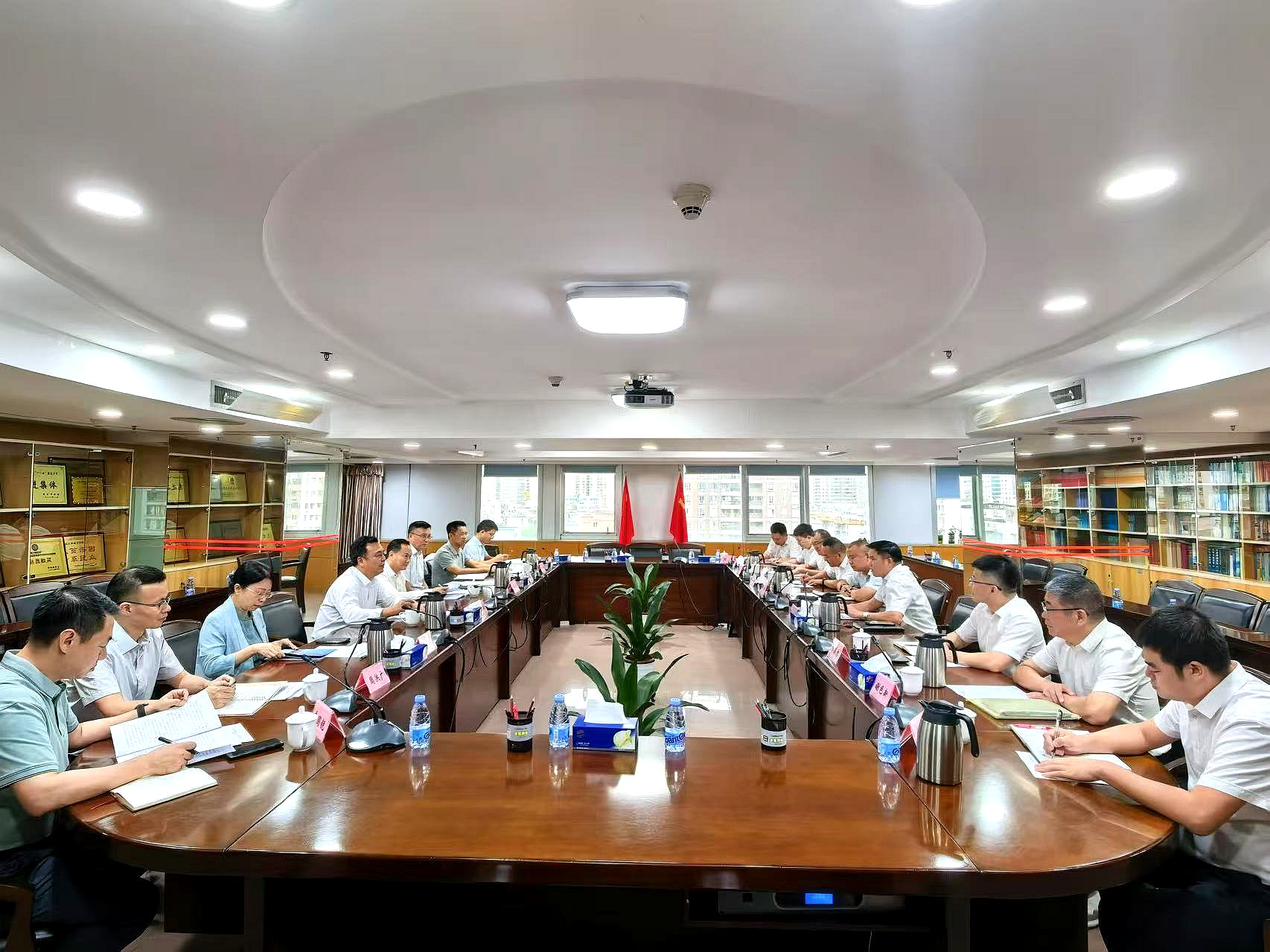 劉金森拜會(huì)廣東省自然資源廳黨組書記、廳長(zhǎng)胡建斌.jpg